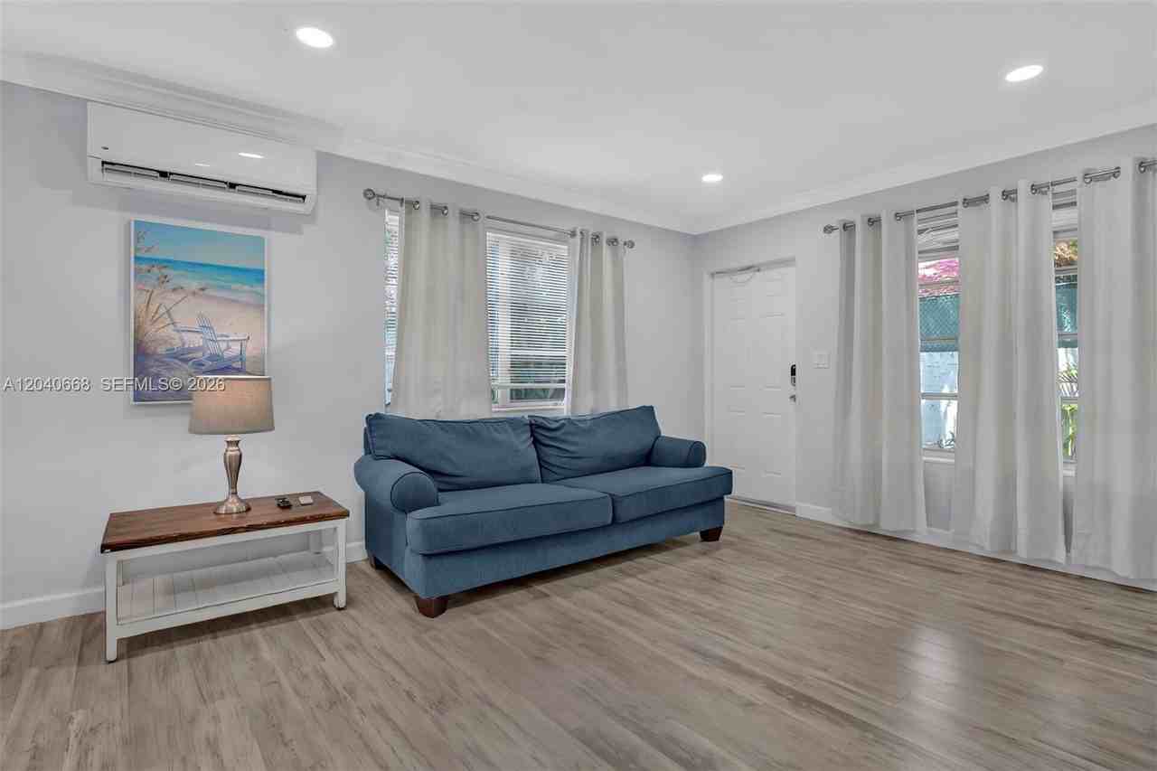 1716 Sw 11th Ct #3 - Photo 3 of 15