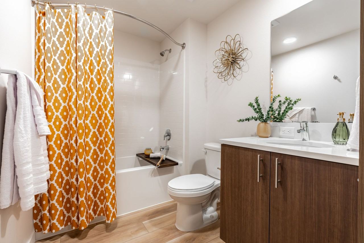 Cornus House – Modern Living at the Gateway to Tacoma’s Creative Core - Photo 3 of 50