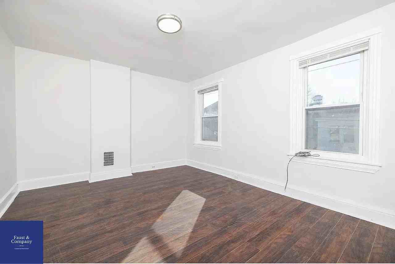 1739 W 5th St #2 - Photo 6 of 12
