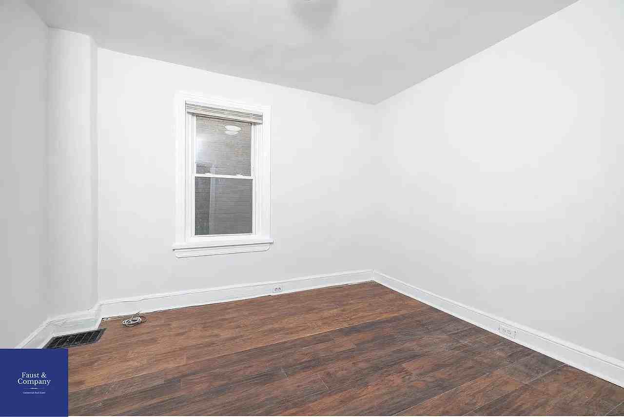 1739 W 5th St #2 - Photo 7 of 12