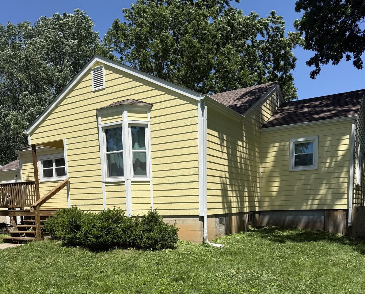 111 W Hickory St #NA - Photo 2 of 5