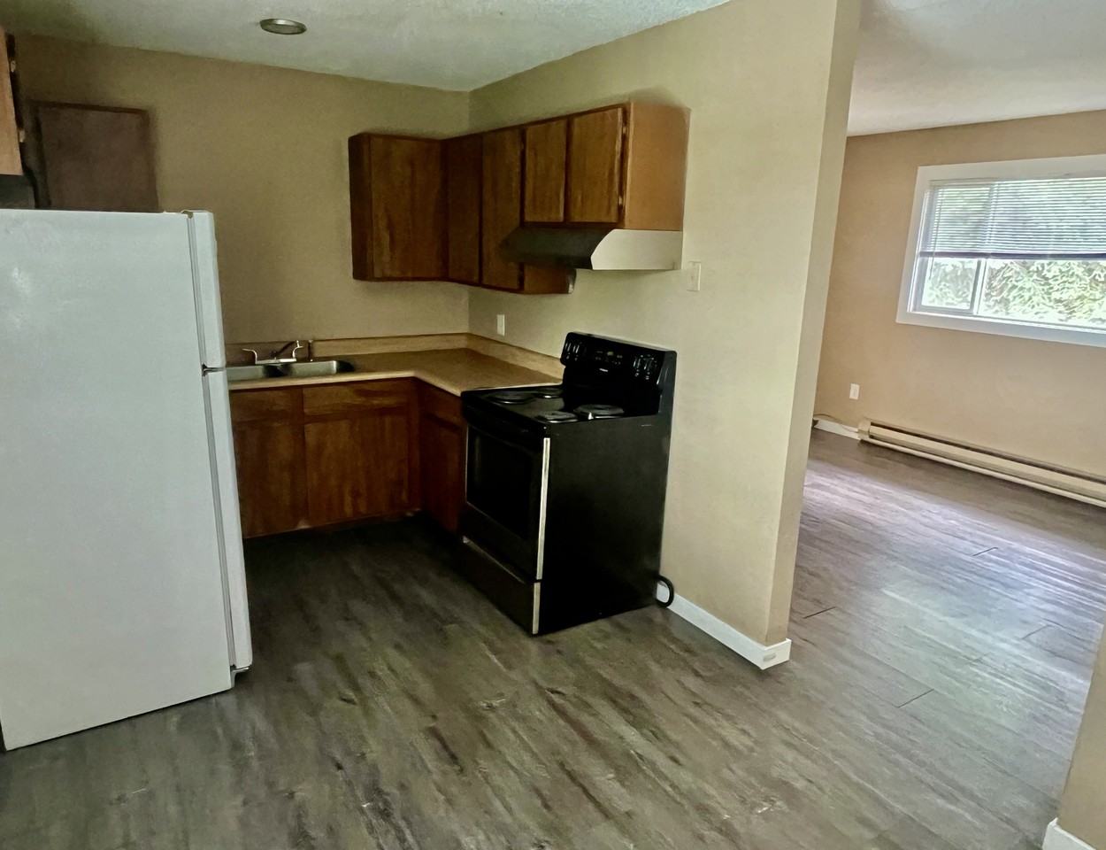 179 Glenwood Dr #C - Photo 2 of 7