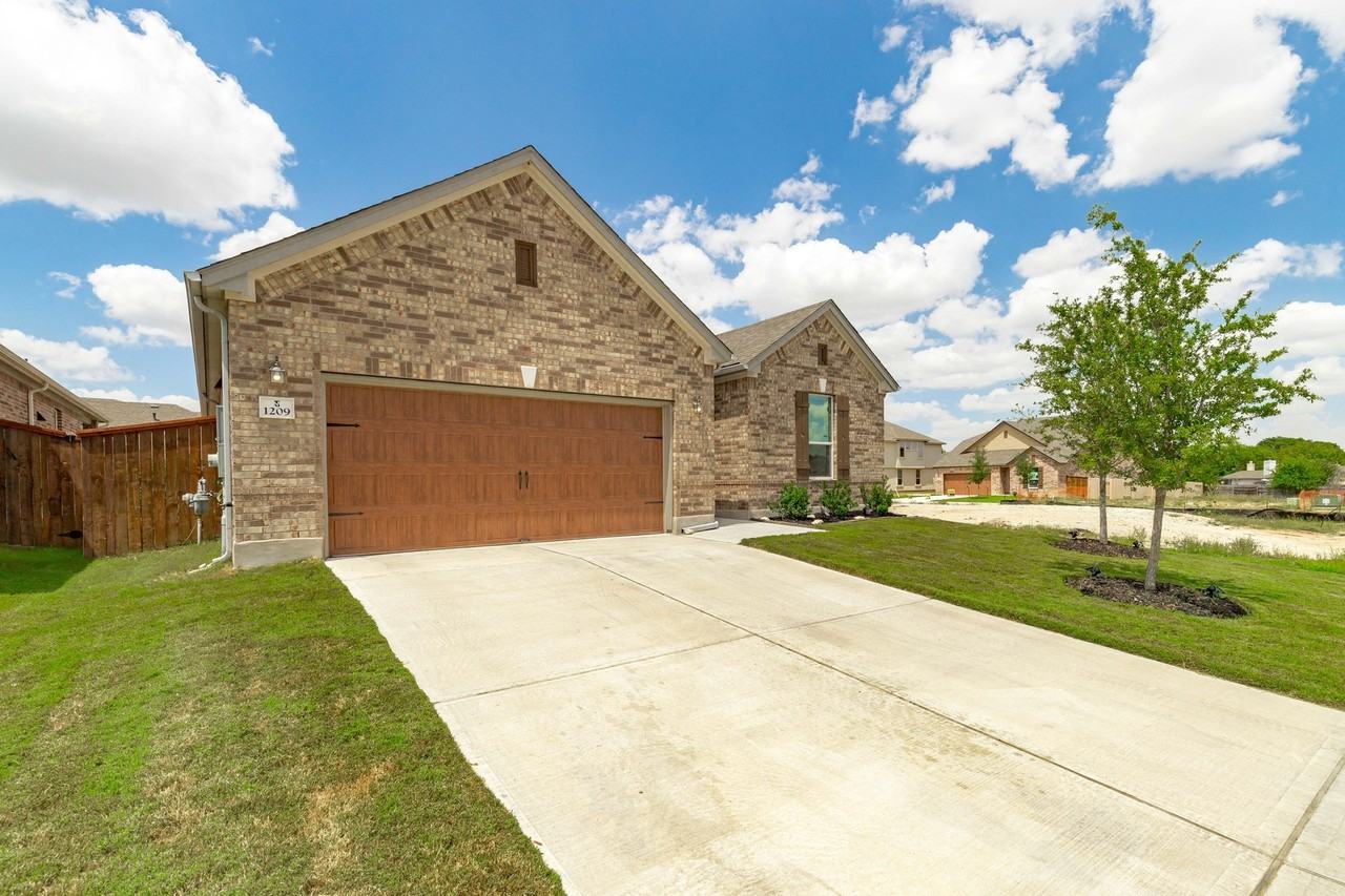 1209 Backcountry Dr #NA - Photo 4 of 39