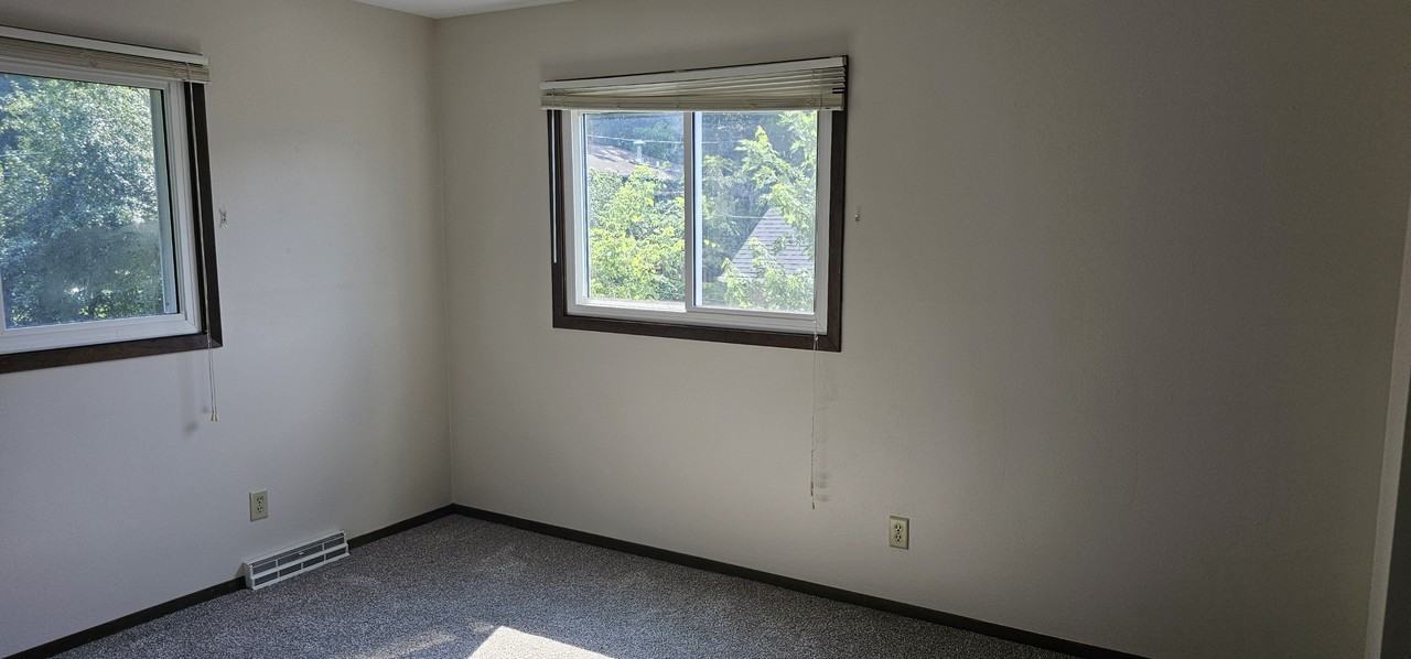 2927 Harvey St #NA - Photo 5 of 9
