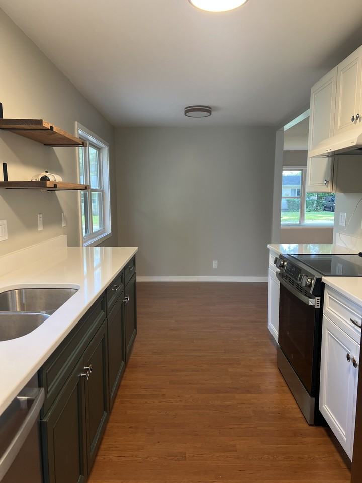 706 Whiting Ave #NA - Photo 3 of 18