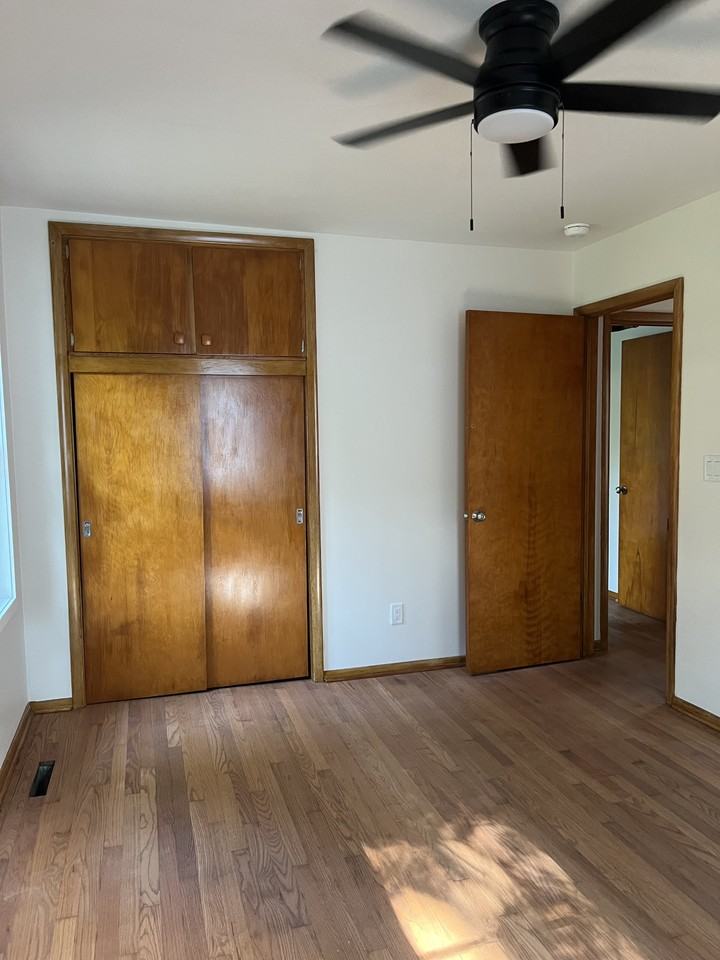 706 Whiting Ave #NA - Photo 7 of 18