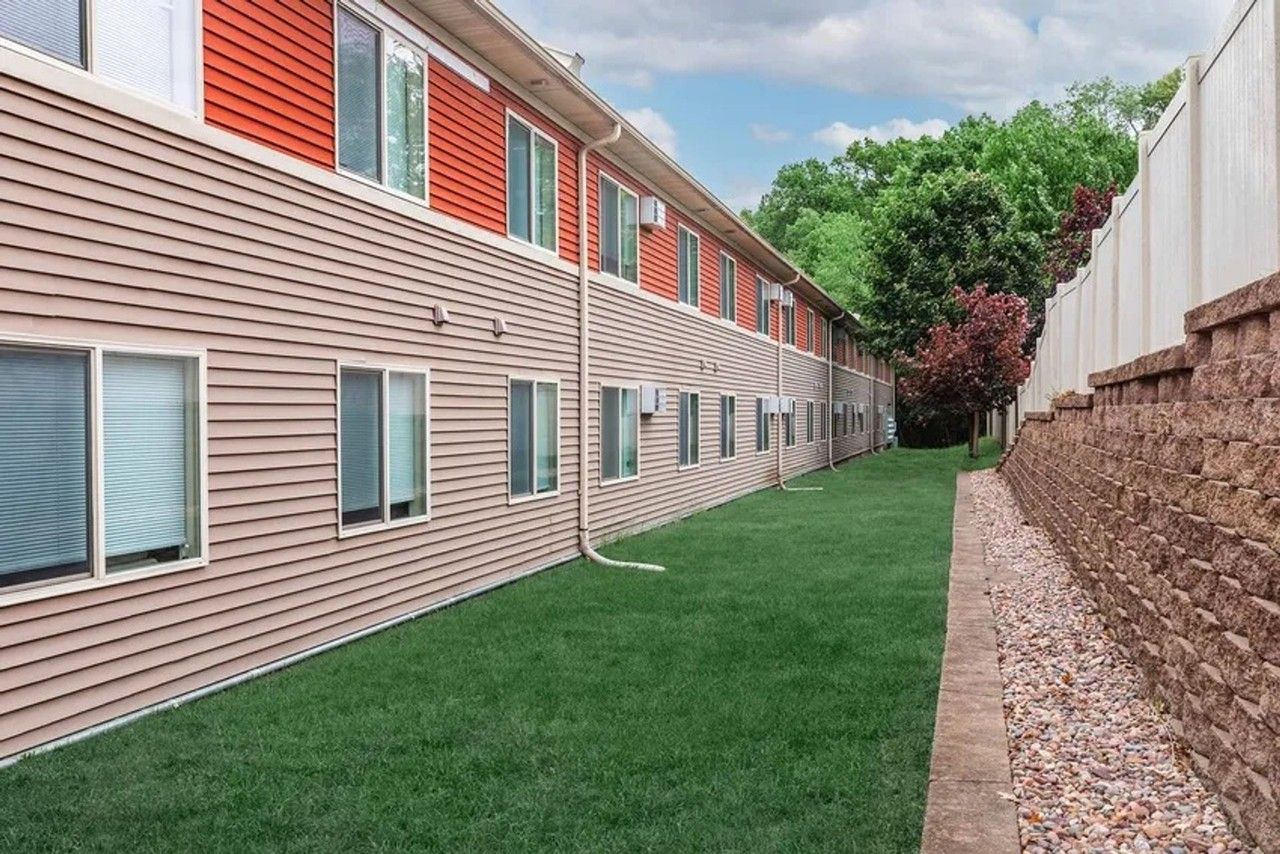 The Residences at 843 Oak - Photo 7 of 50