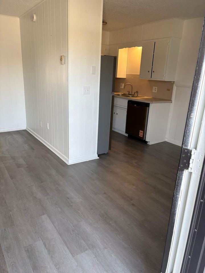 Pavilion Apartments - Photo 4 of 18