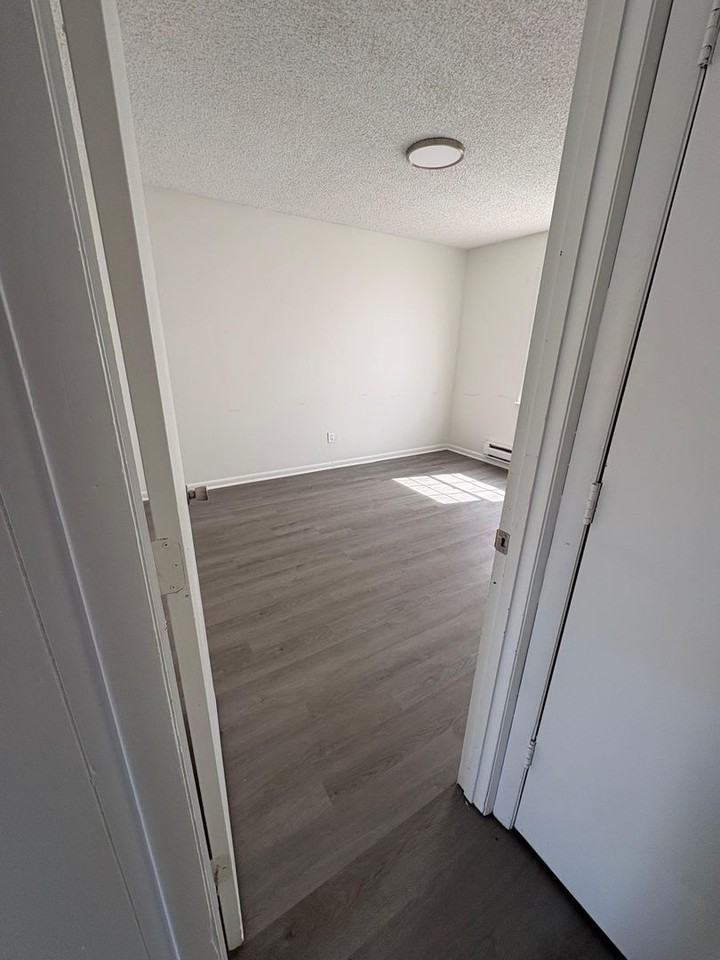Pavilion Apartments - Photo 5 of 18