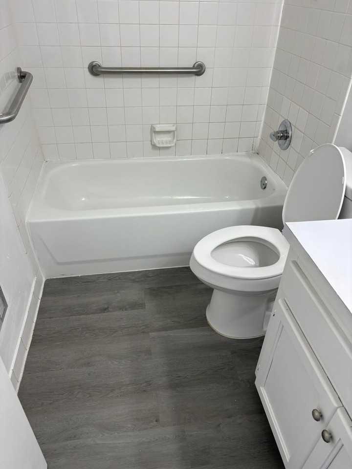 Pavilion Apartments - Photo 6 of 18