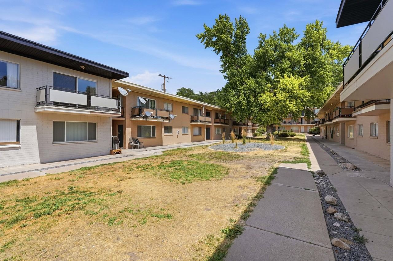 Towne Apartments - Photo 6 of 32