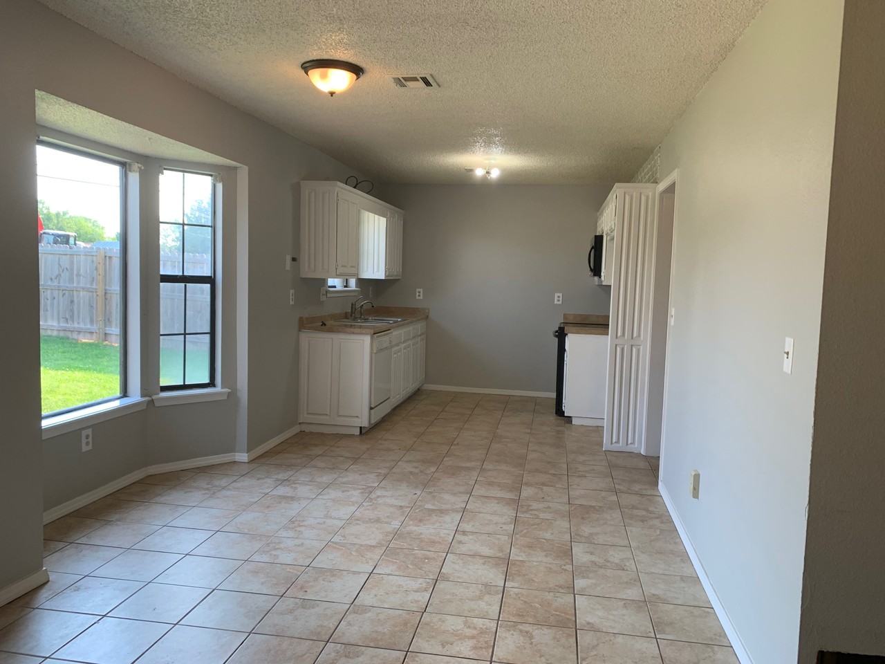 1501 W Montgomery St #NA - Photo 4 of 10