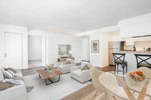 featured image of 2561 Madera Cir
