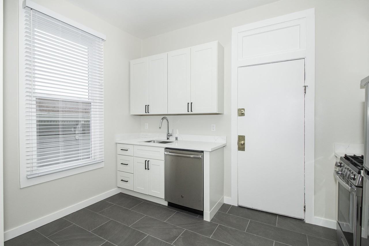 409 Laguna - Photo 7 of 17