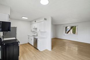 Catalina View Apartments - Photo 1 of 1