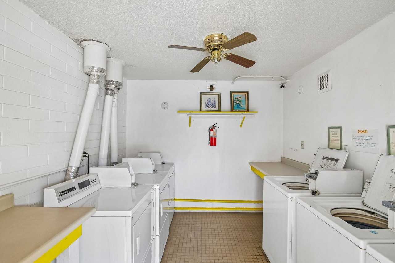 Catalina View Apartments - Photo 7 of 43