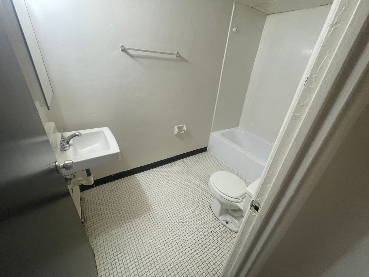 737 N 21st St. - 39 Unit - Photo 2 of 13