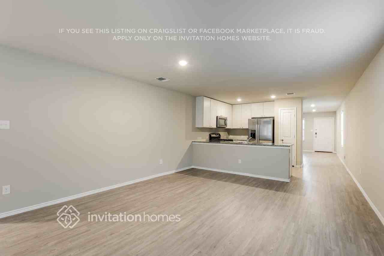5711 Leon Pl - Photo 5 of 17