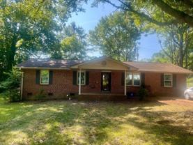 105 Laurel Dr - Photo 1 of 1