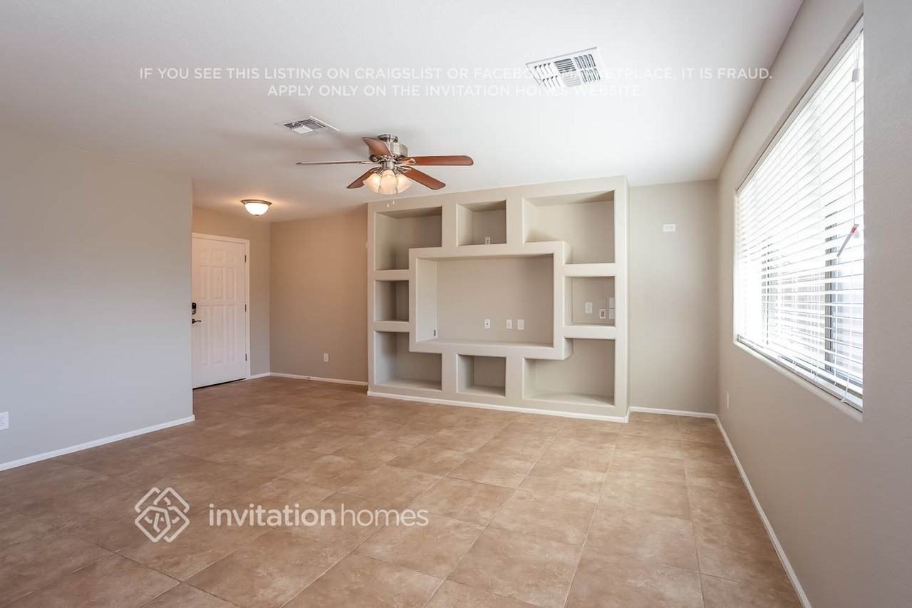 447 W Corriente Ct - Photo 2 of 18
