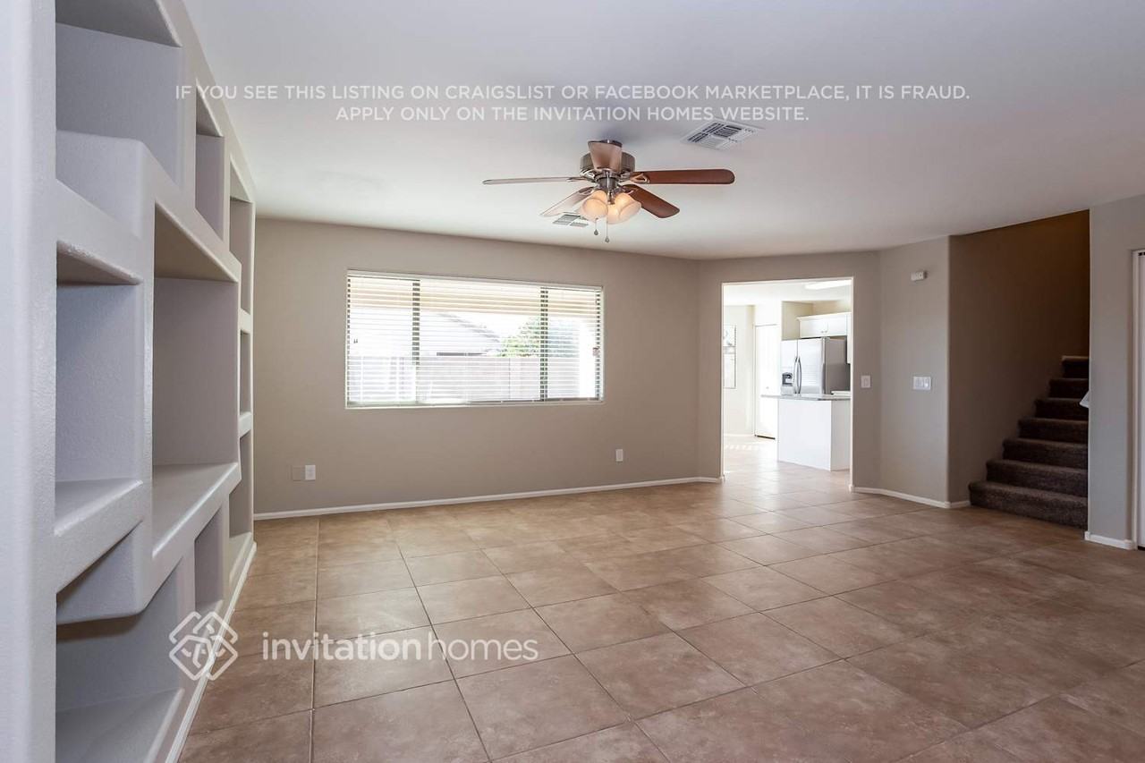 447 W Corriente Ct - Photo 4 of 18