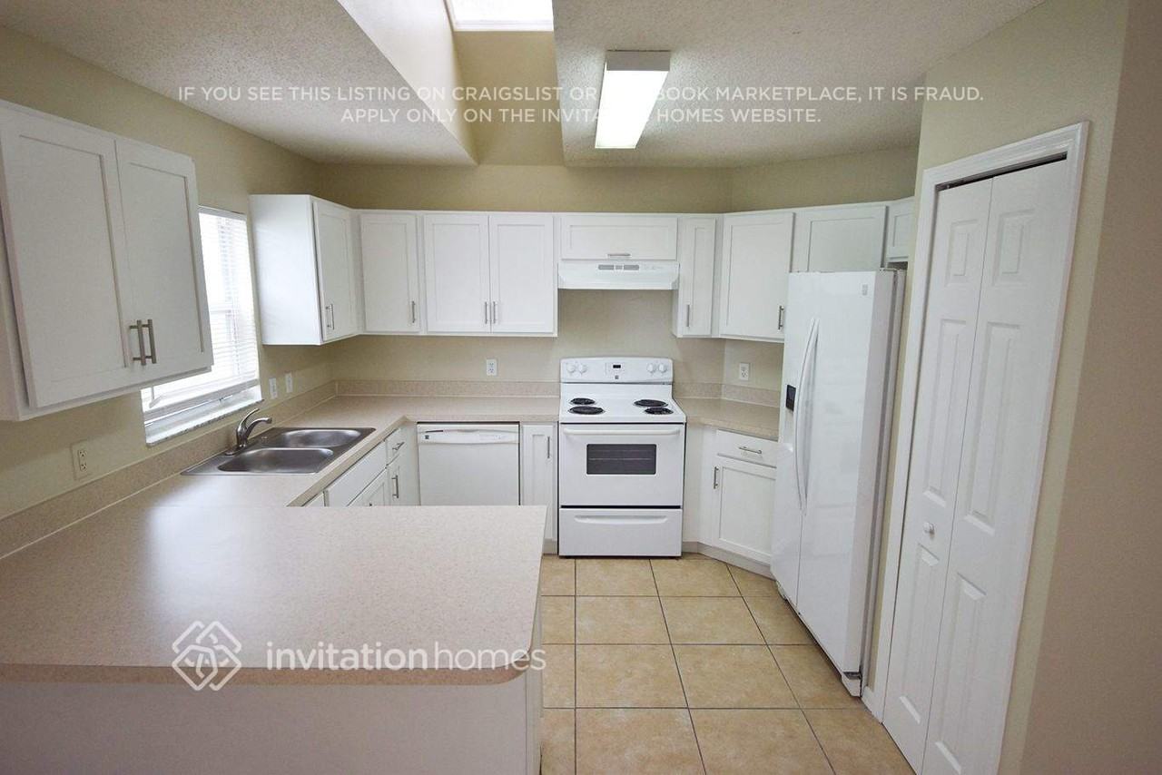 422 Flamingo Ct - Photo 3 of 11