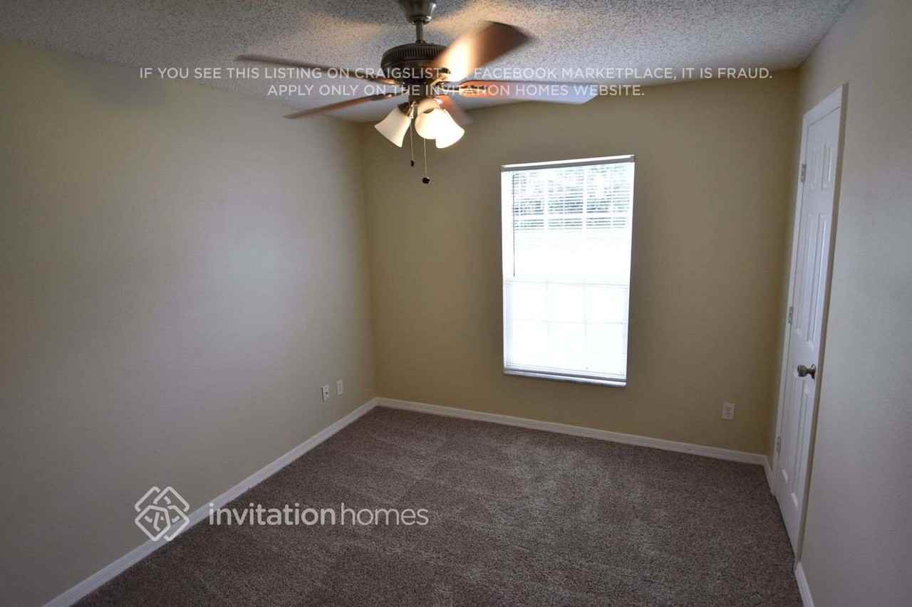 422 Flamingo Ct - Photo 4 of 11