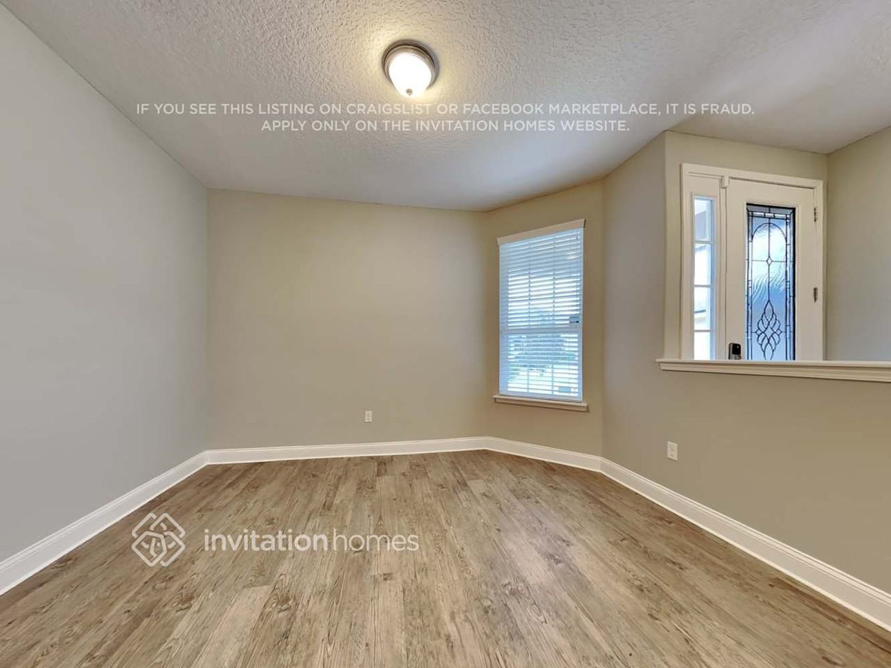 832 Glendale Ln - Photo 4 of 23