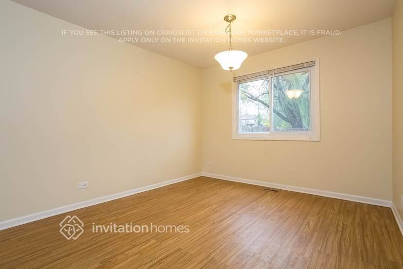 5924 Allemong Dr - Photo 5 of 12