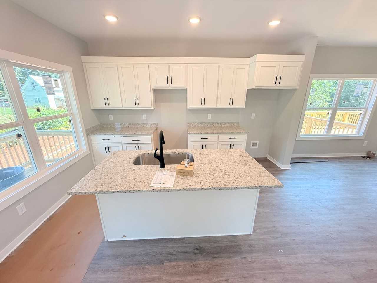 785 Whitehall Rd - Photo 5 of 25