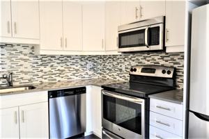 featured image of 4555 Av Bonavista