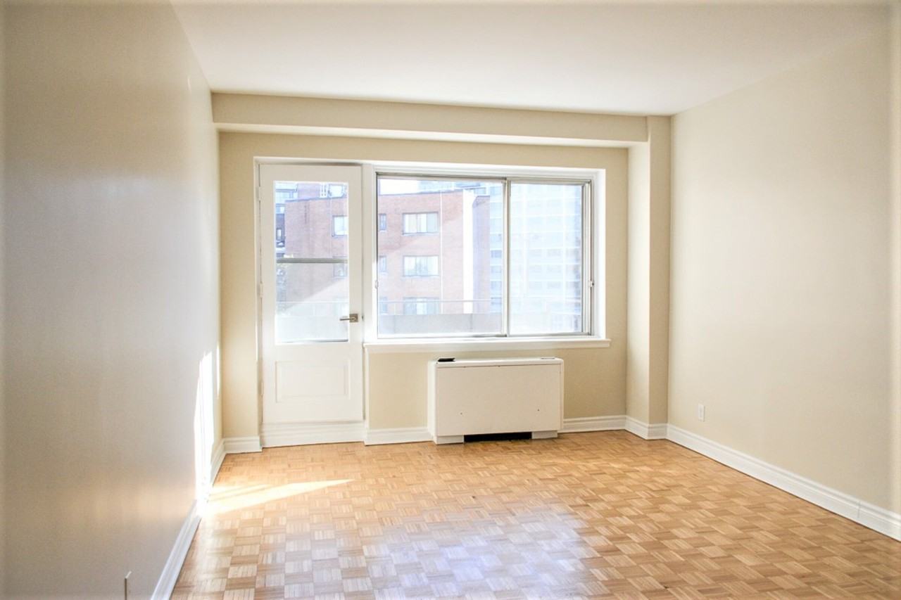 4555 Bonavista Avenue - Photo 4 of 50