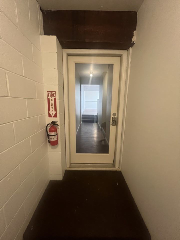 105 South Granite AvenueUnit B #1 - Photo 4 of 26