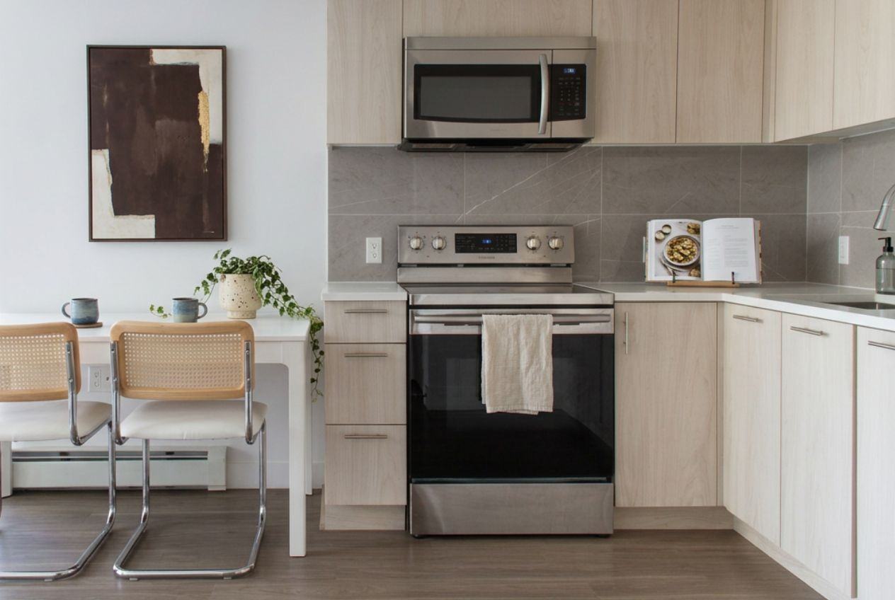 English Bay Residences - Photo 4 of 50