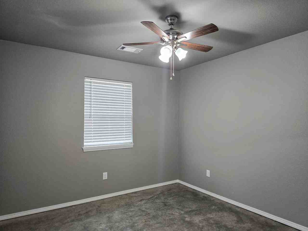 106 Se 5th St #A - Photo 5 of 8