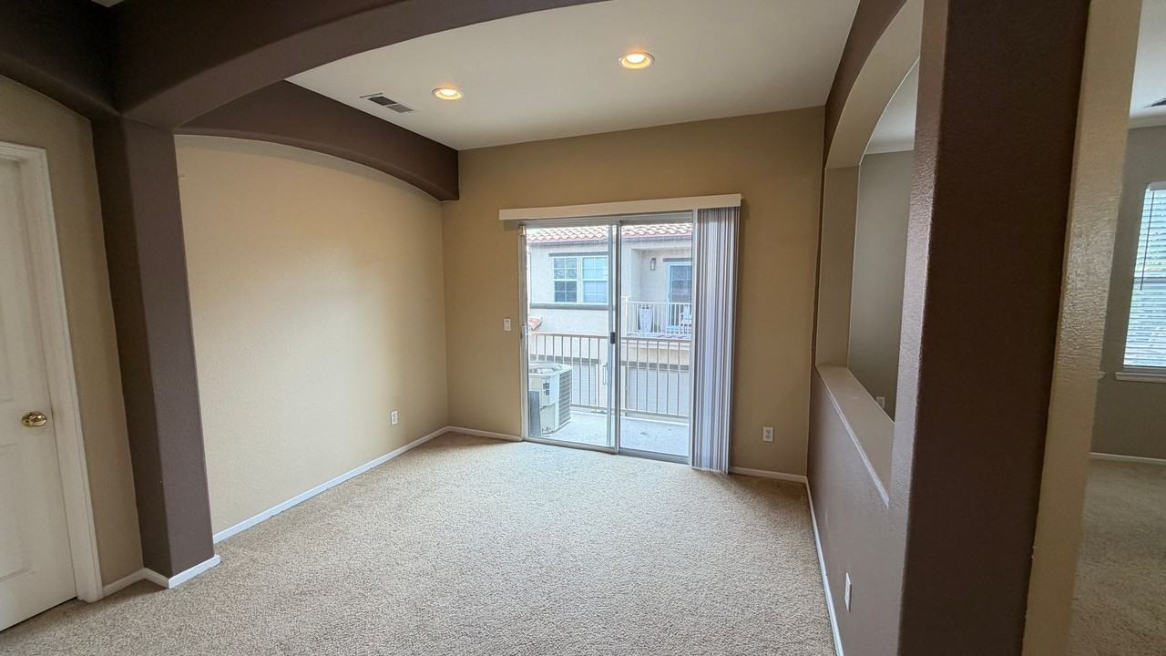 634 Sumner Way #1 - Photo 3 of 16