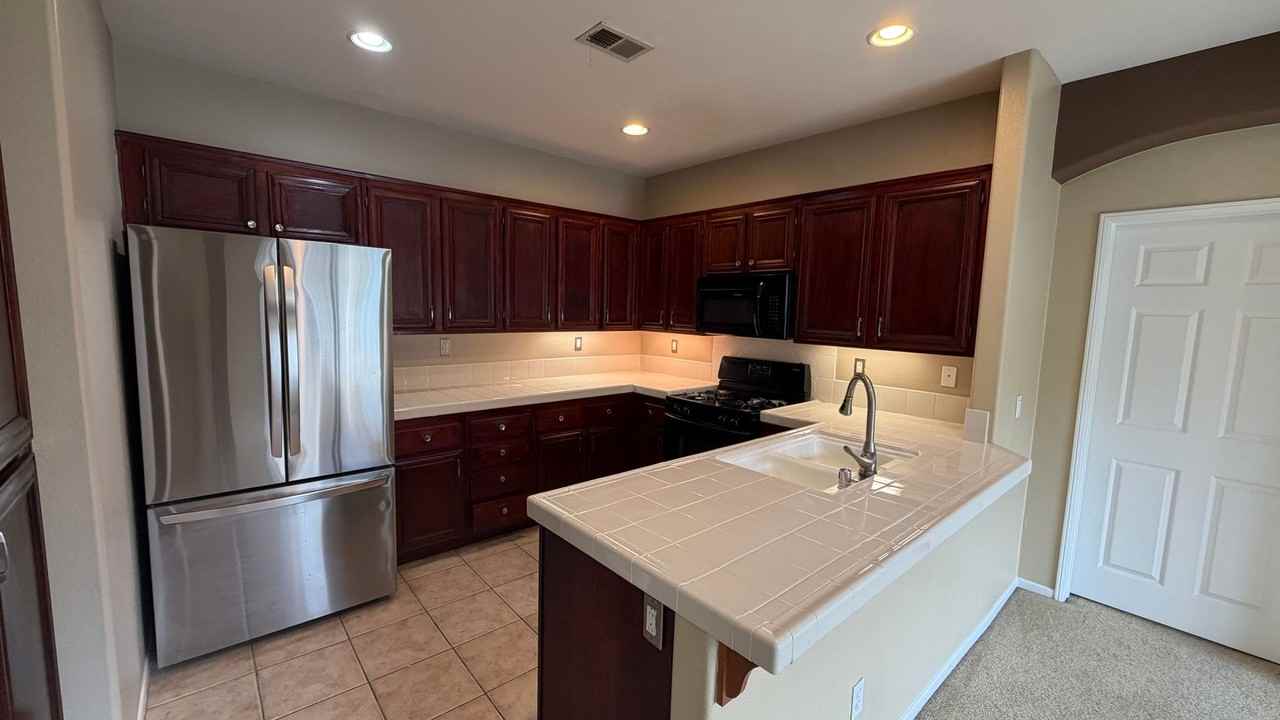 634 Sumner Way #1 - Photo 5 of 16