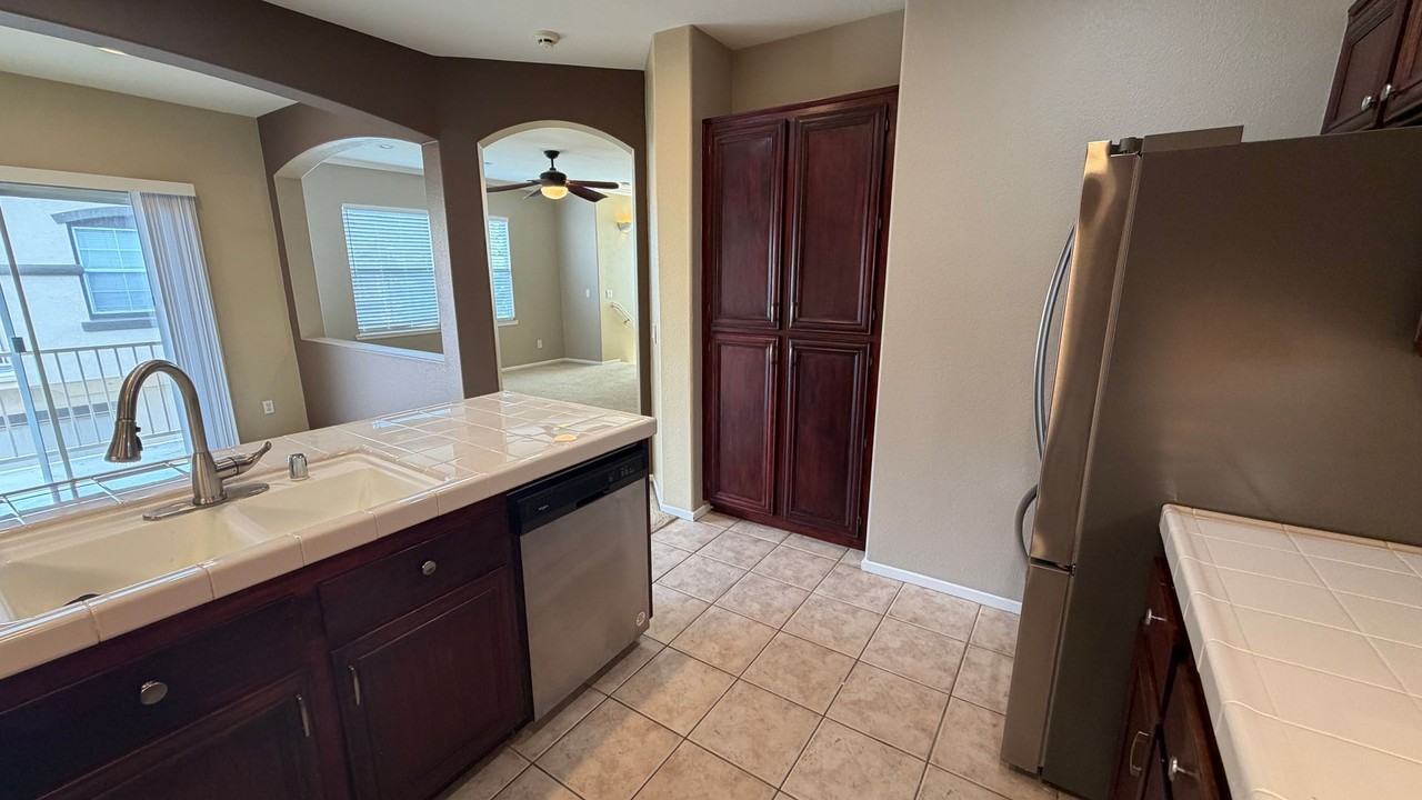 634 Sumner Way #1 - Photo 6 of 16
