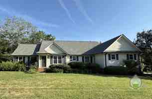 featured image of 2071 Howlong Ave #1