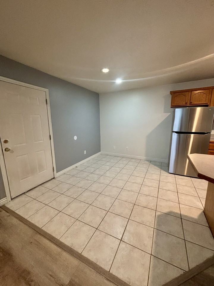 215 S 1050 W #4 - Photo 5 of 50