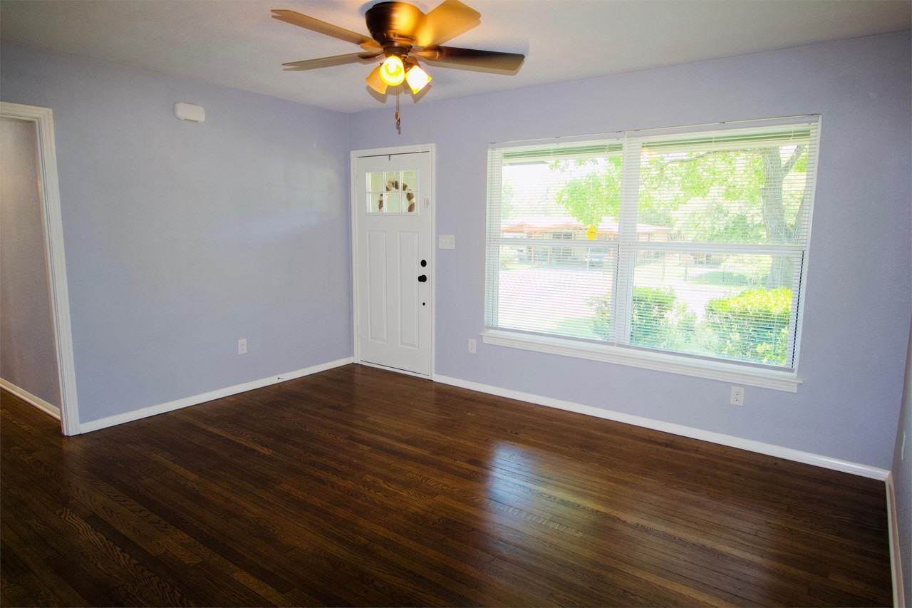 231 Addax Dr #1 - Photo 4 of 10
