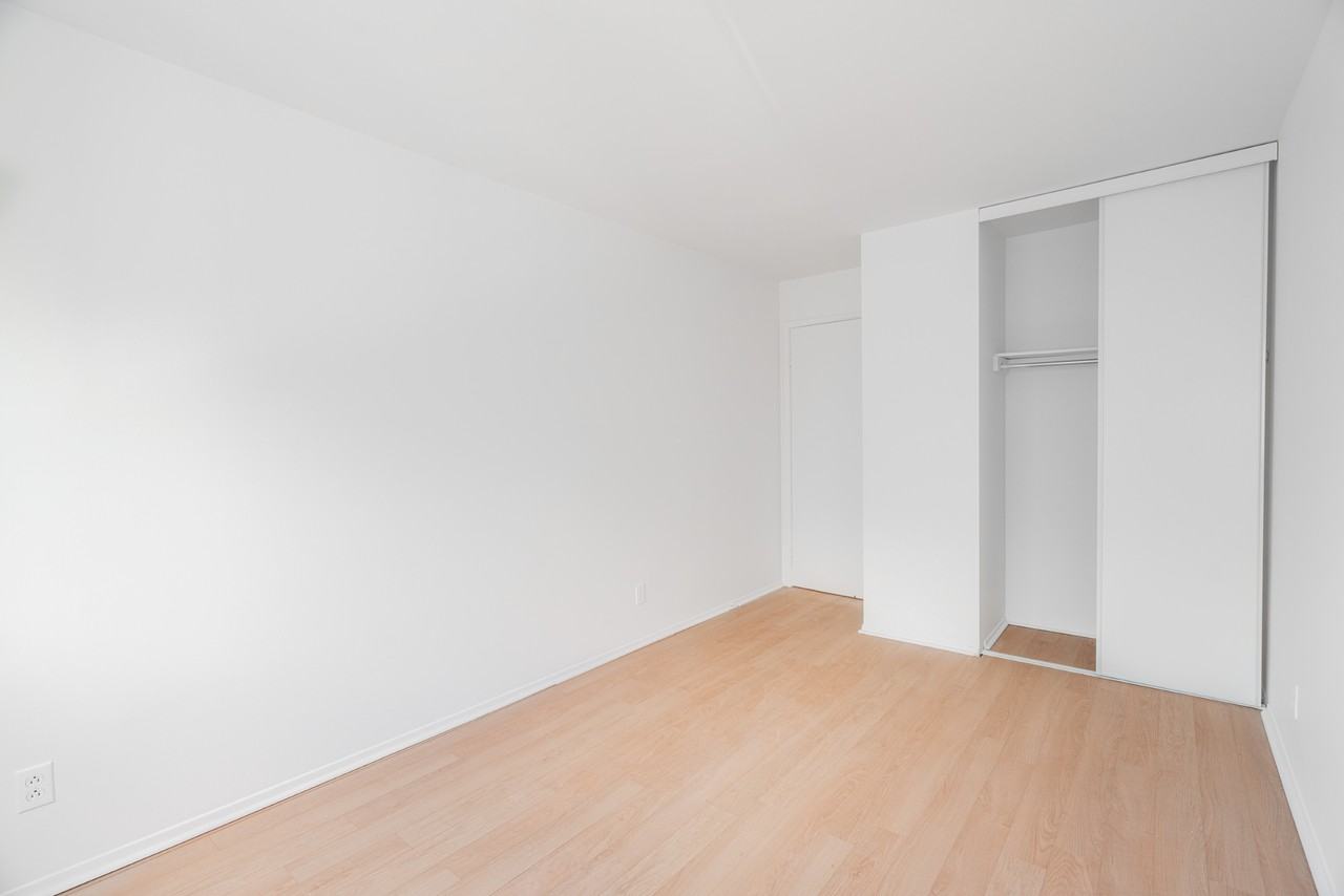 1461 Rue Du Collège — photo 3