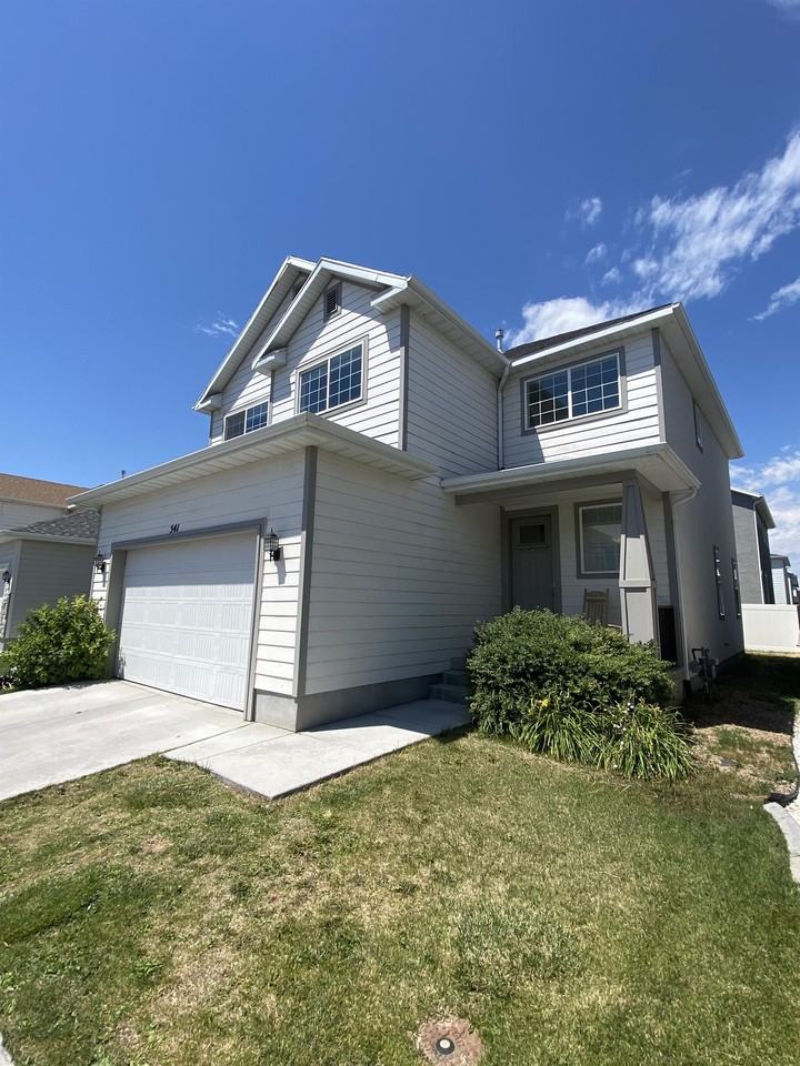 541 N 20 W - Photo 2 of 50