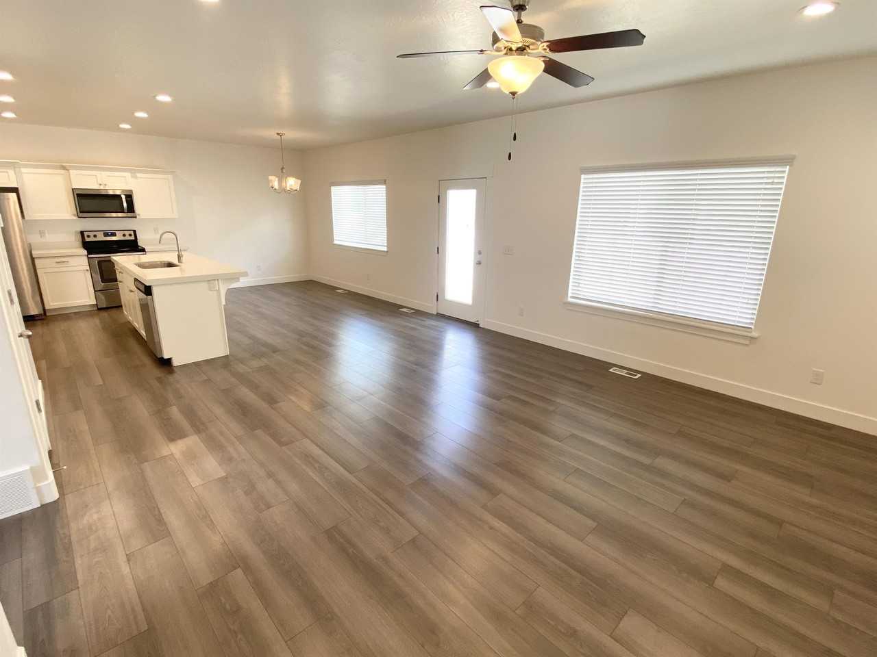 541 N 20 W - Photo 5 of 50