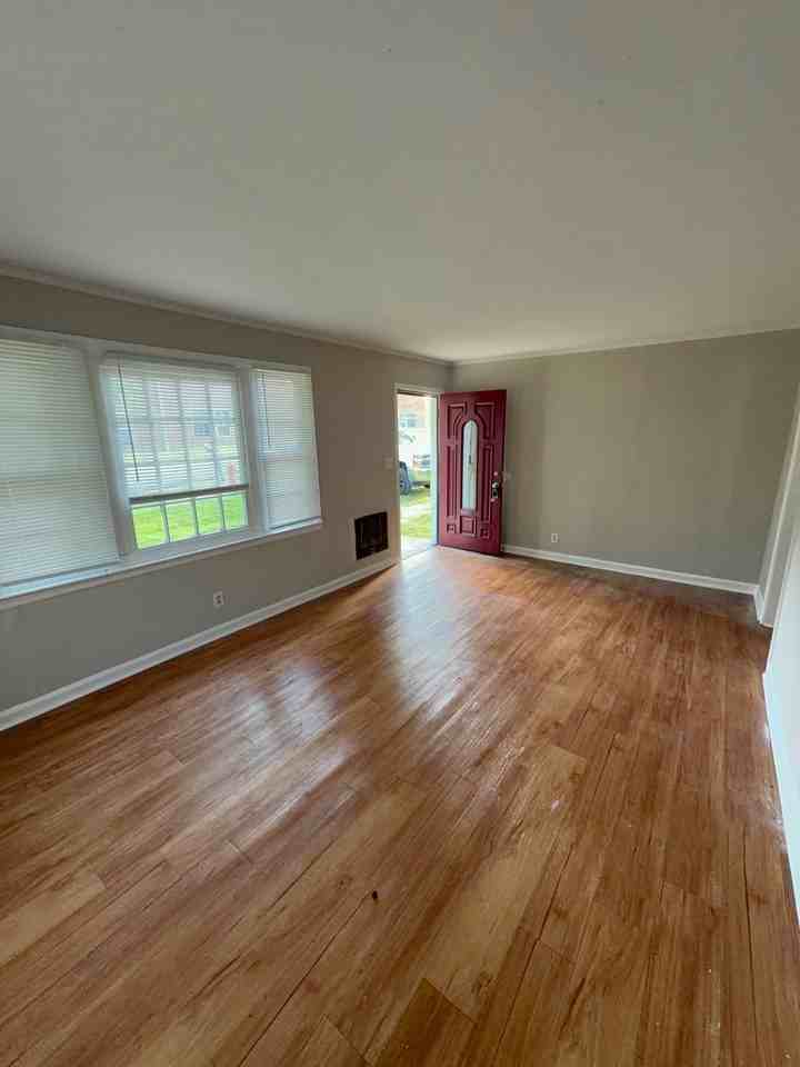 1613 Dorchester Ave #1 - Photo 3 of 3