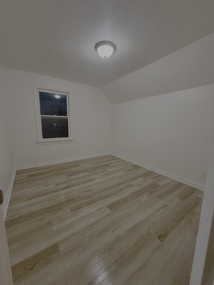 2101 5th Ave #B - Photo 2 of 8