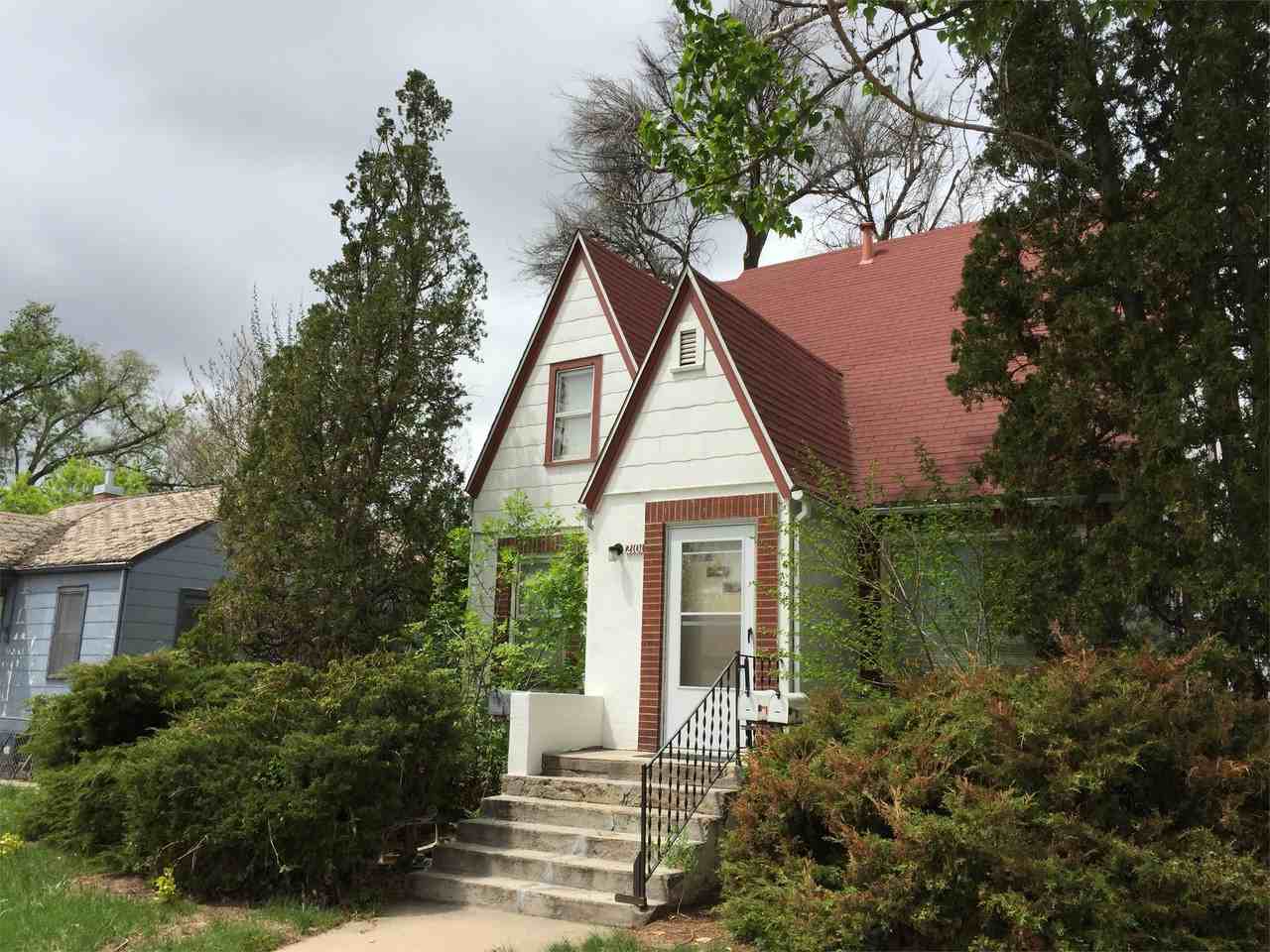 2101 5th Ave #B - Photo 6 of 8