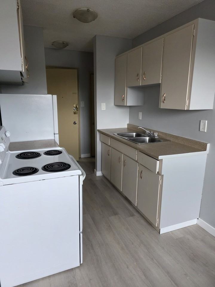 Sunlight Apartments - Photo 2 of 11