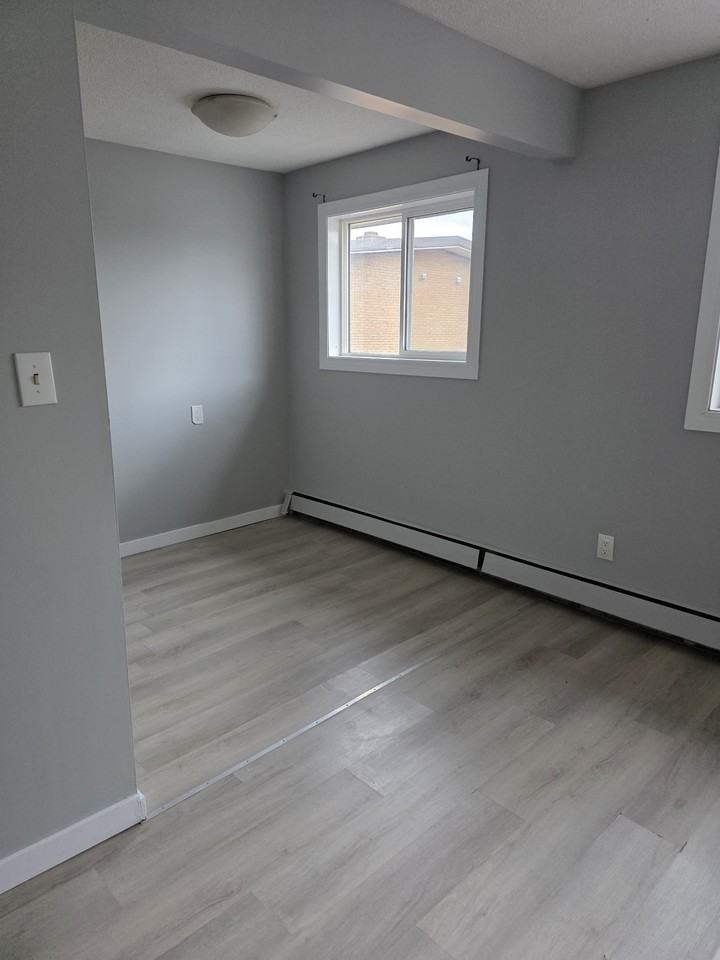Sunlight Apartments - Photo 3 of 11