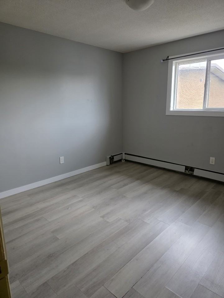 Sunlight Apartments - Photo 6 of 11